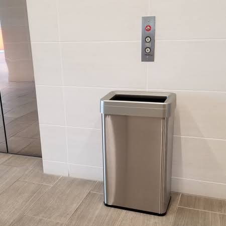 18 Gal Rectangular Open Top Trash Can T864