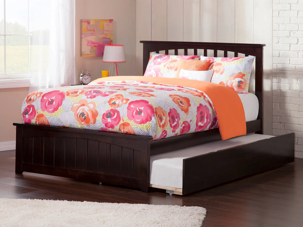 Full Platform Bed with Foot Board and Trundle Bed in Espresso C9281