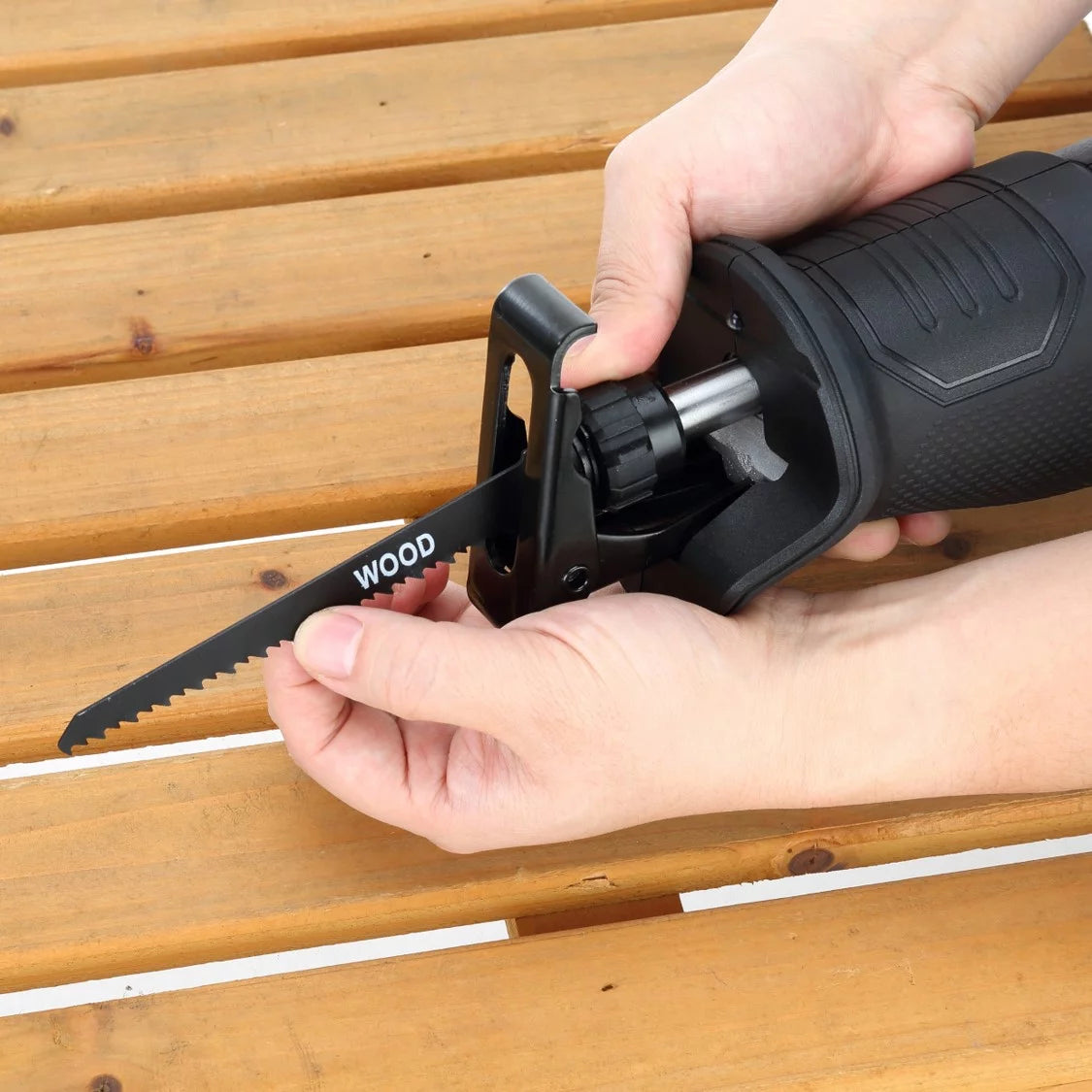 20V Max Cordless Reciprocating Saw with Battery and Charger I7287