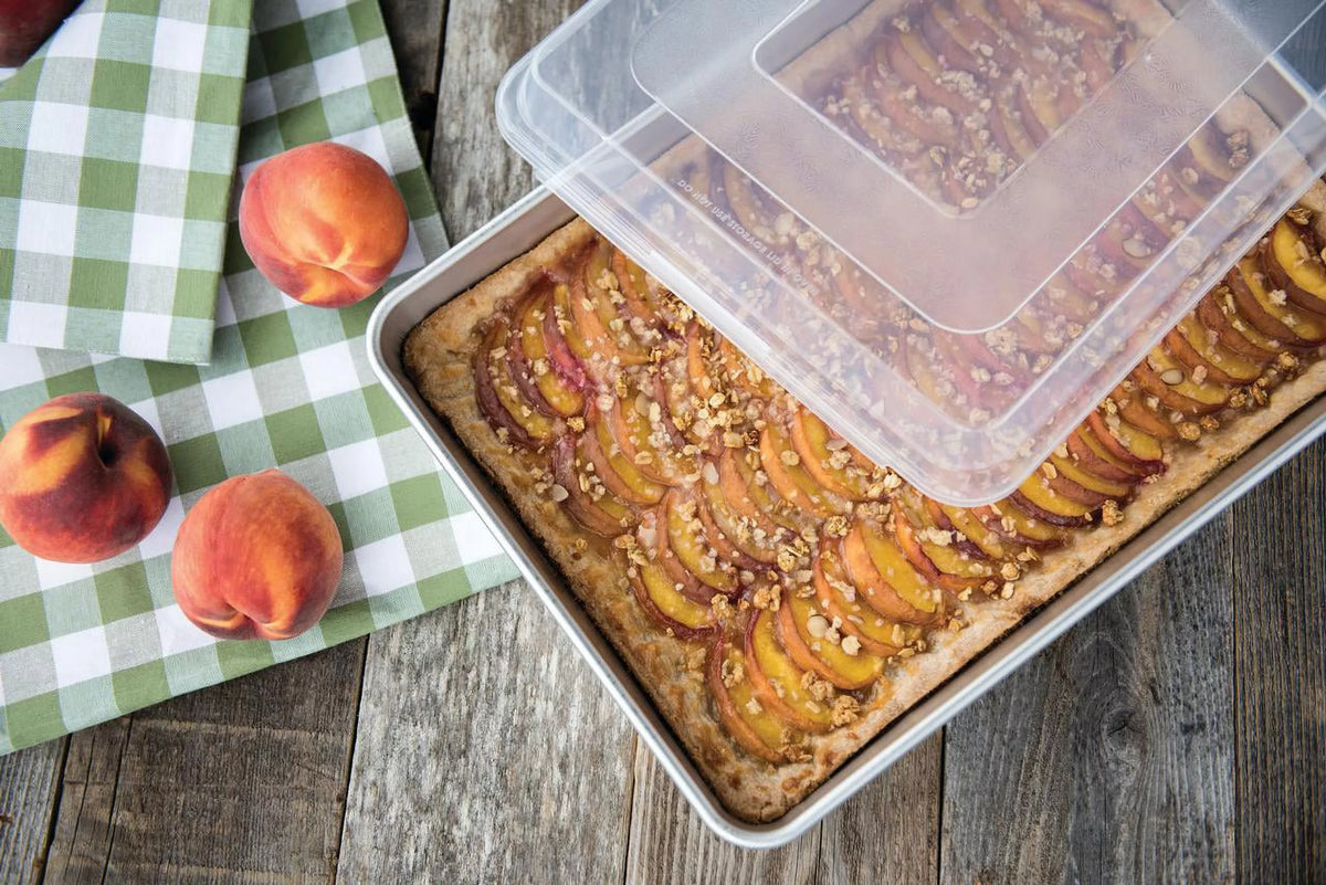 Aluminum High Sided Sheet Cake Pan with Lid V958063