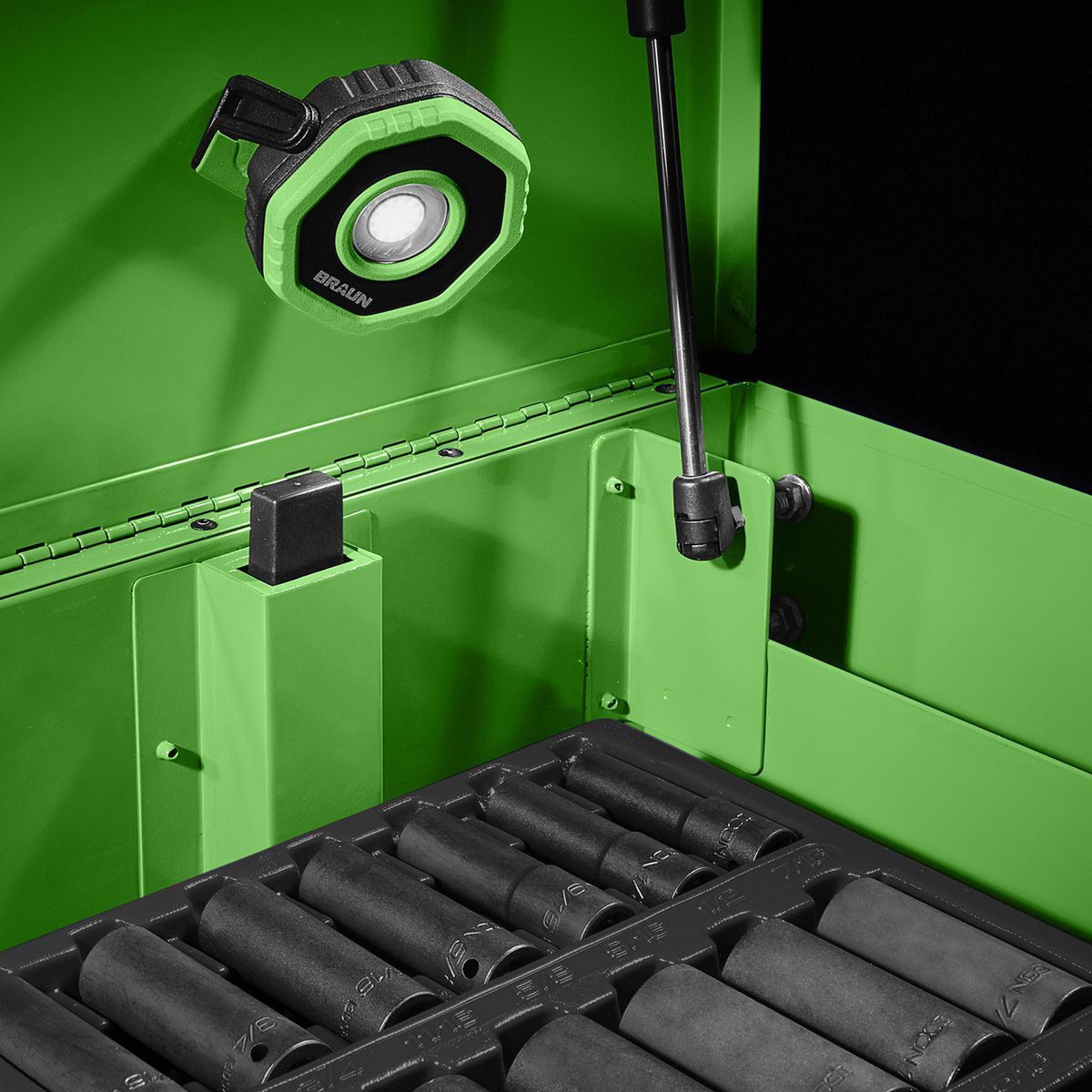 750 Lumen Rechargeable Magnetic LED Floodlight P7310