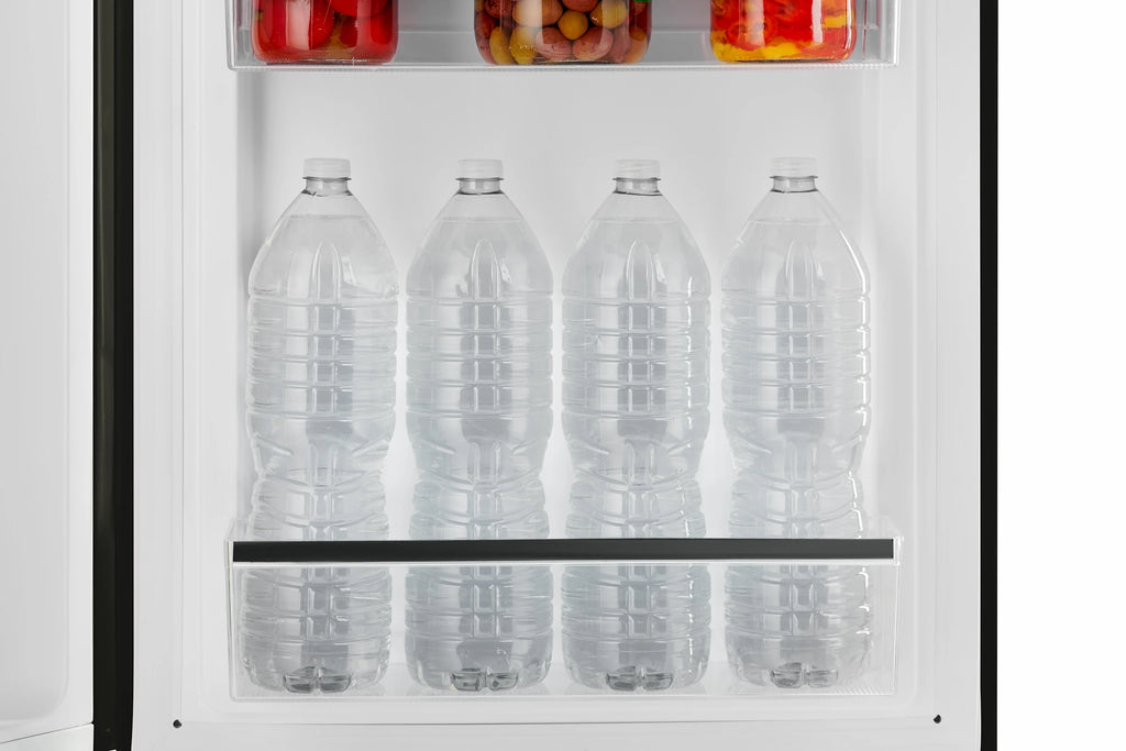 7 cu. ft. Retro Refrigerator with Bottom Freezer P662
