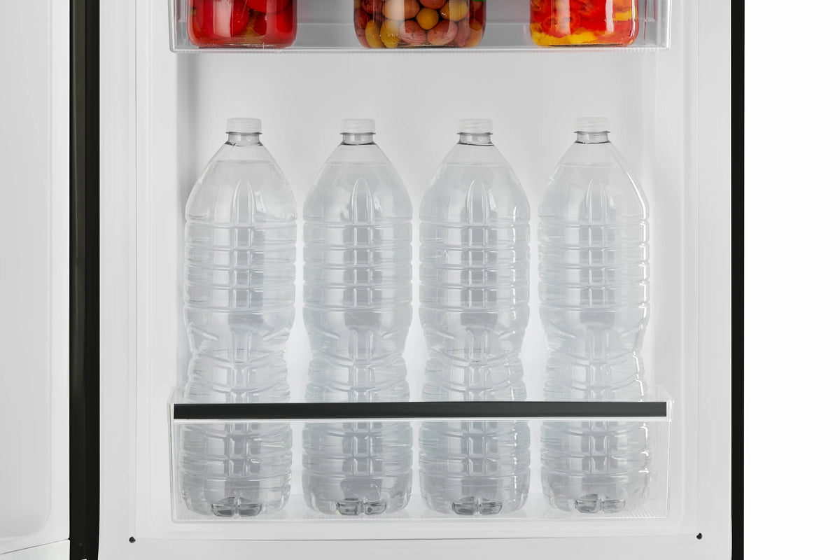 7 cu. ft. Retro Refrigerator with Bottom Freezer P662
