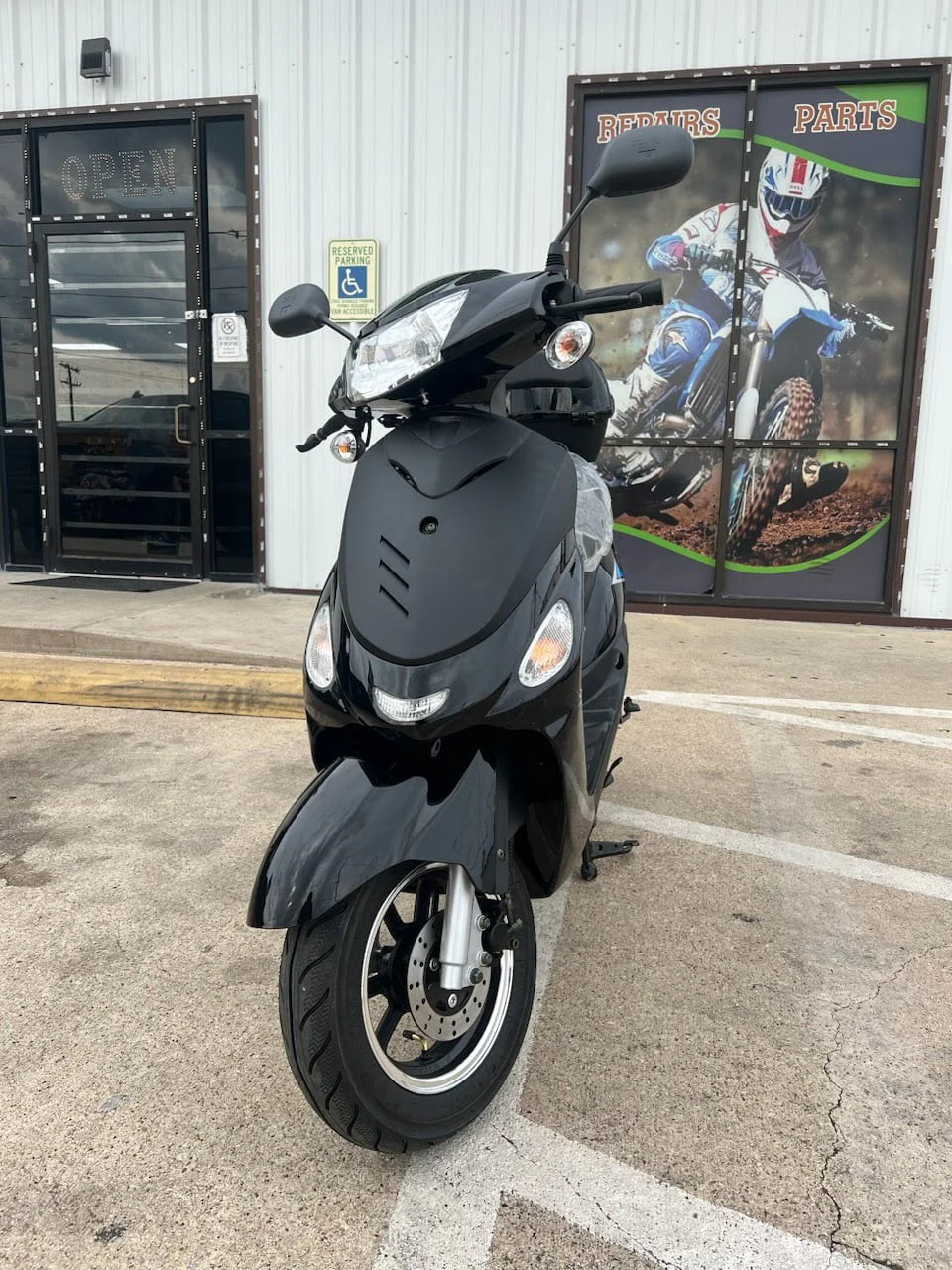 Sporty Pink 49cc Gas Scooter H91524