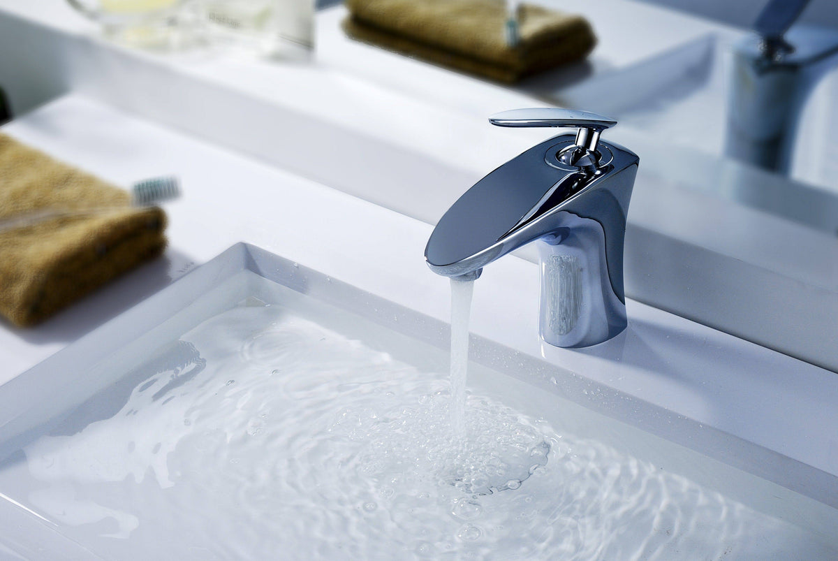 Polished Chrome Single-Handle Bathroom Faucet Y1610