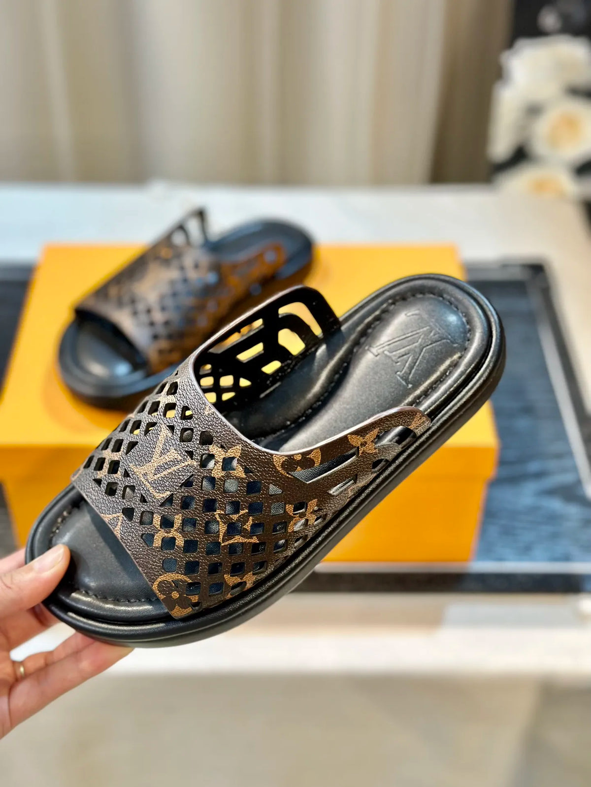 Women's Slippers D22898