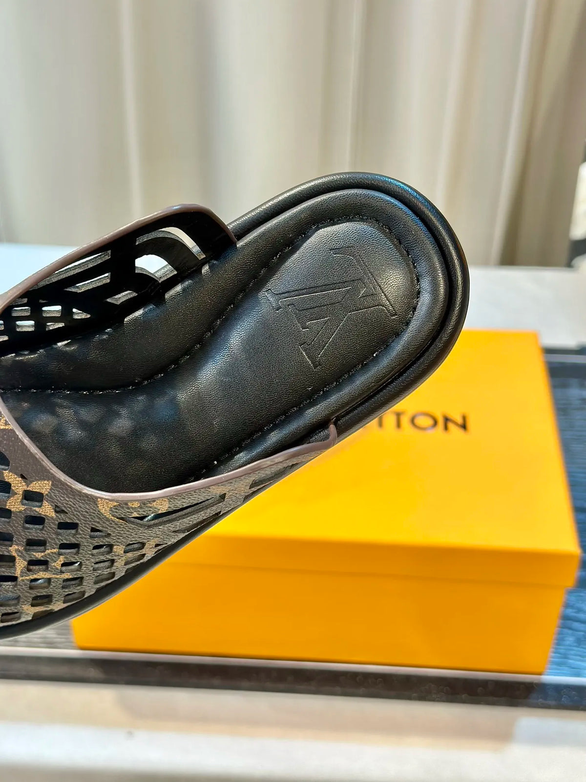 Women's Slippers D22898