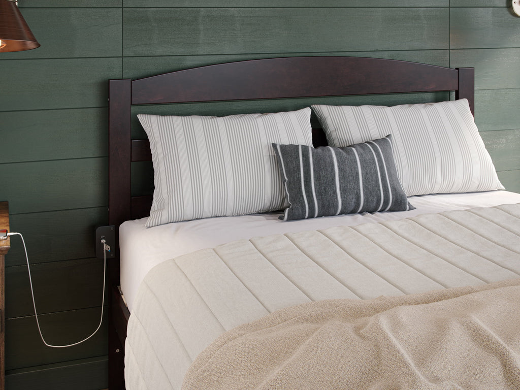 Queen Wood Platform Bed Frame with Headboard and Footboard O6704